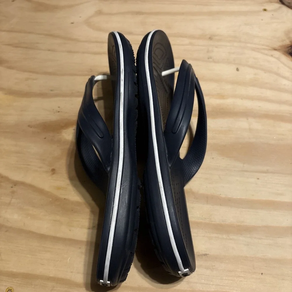Crocs Flip Flops Navy Blue/White Men's 10 Womens 12 New Without Tags